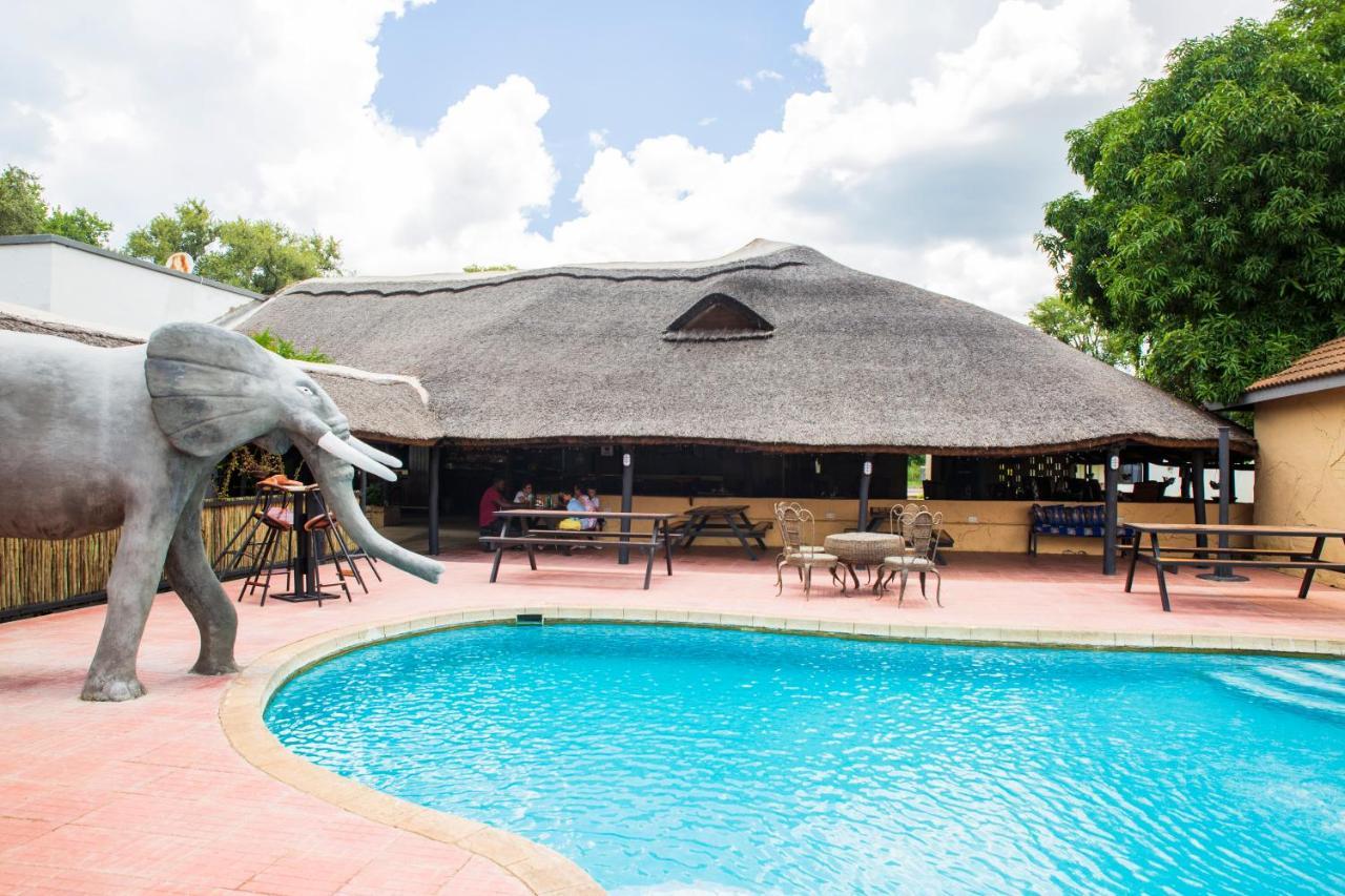 Zambezi Junction Lodge Livingstone Exterior foto