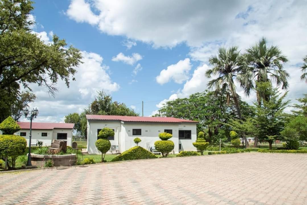 Zambezi Junction Lodge Livingstone Exterior foto