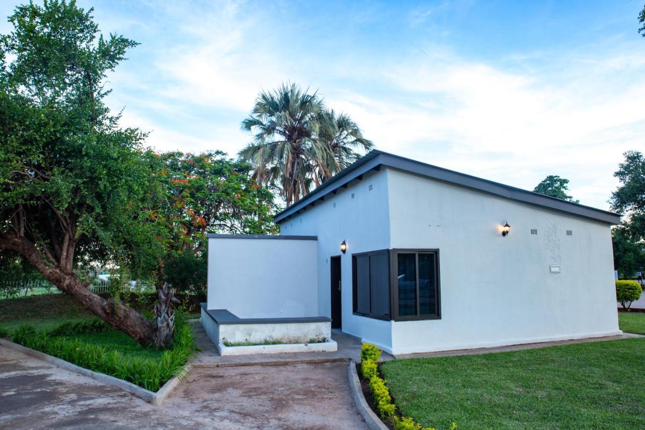 Zambezi Junction Lodge Livingstone Exterior foto